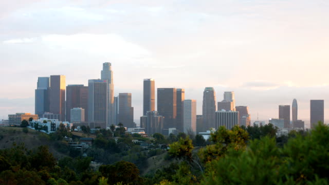 Los-Angeles-as-dusk-turns-to-night