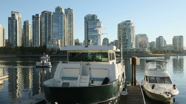 Vancouver-Yaletown-Blick-auf-den-Jachthafen