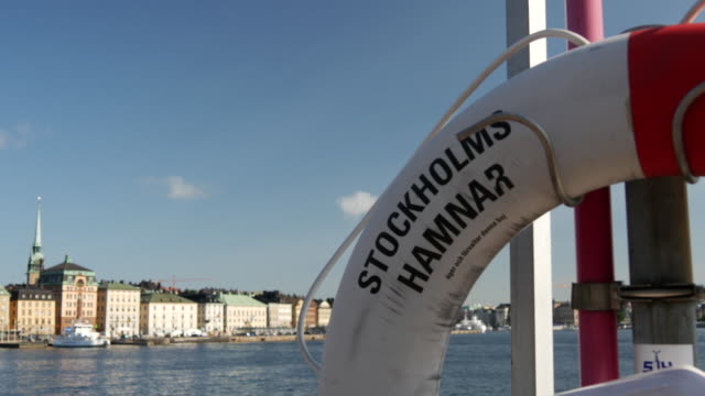 Focus-pull-from-Stockholm-rescue-buoy-to-Gamla-stan