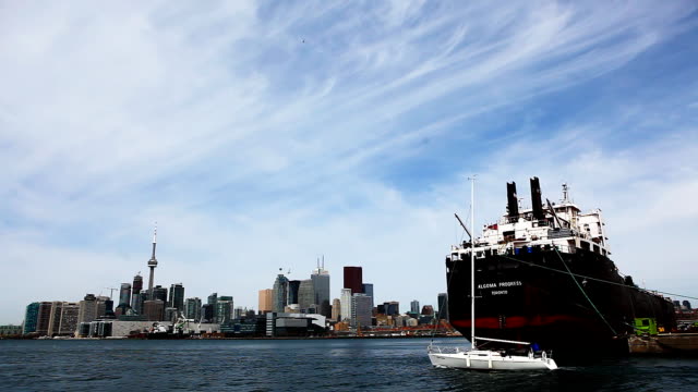 View-of-the-Toronto-harbour-with-freighter,-Canada
