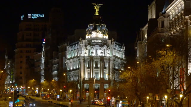 España-madrid-de-luz-de-noche-metropolis-recepción-del-hotel-gran-via-vista-4-K