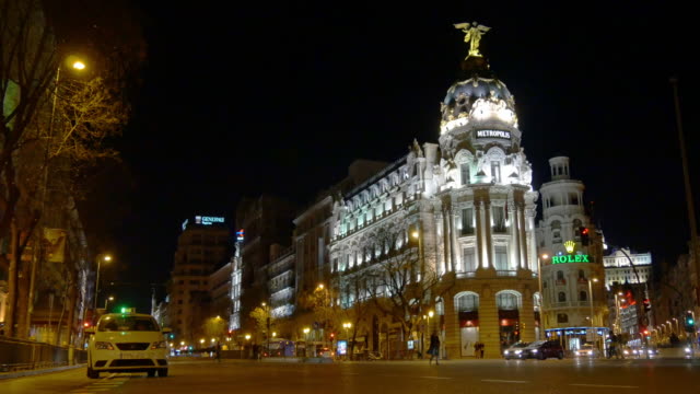 Spanien,-madrid-Nachtlicht-gran-via-Metropole-hotel-der-Straße-4-K