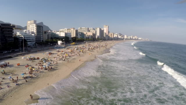 Vista-aérea-de-playa-de-Ipanema-en-Rio-de-Janeiro,-Brasil