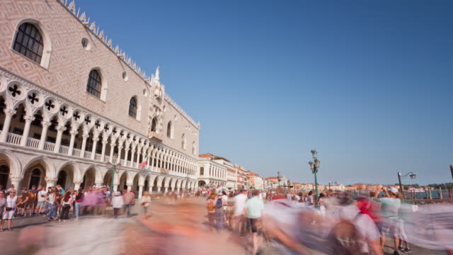 Italien-Sommer-Tag-Venedig-Stadt-berühmten-Palazzo-Ducale-überfüllten-Bucht-Panorama-4k-Zeitraffer