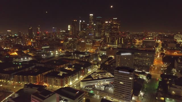 Schöne-Luftaufnahme-von-Los-Angeles-in-der-Nacht