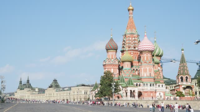 vista-de-Catedral-Pokrovsky-en-cuadrado-rojo-en-Moscú