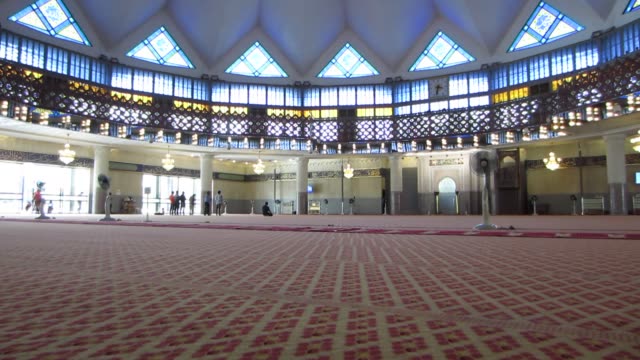 La-mezquita-Nacional-de-Malasia,-Kuala-Lumpur-(Masjid-Negara),-circa-enero-de-2017