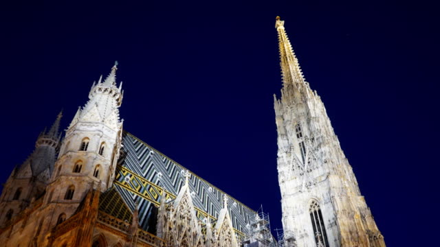tiro-ultra-noche-amplia-de-st-Catedral-de-stephen-en-Viena,-austria