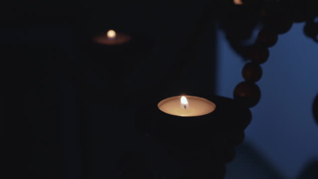 Wooden-Candle-Chandelier-Lighting