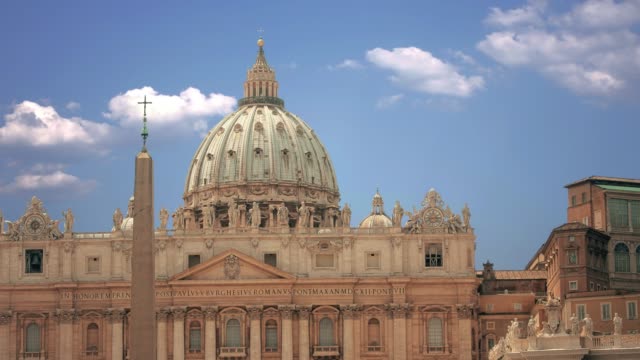 The-magnificent-Cathedral-of-St.-Peter-in-the-Vatican