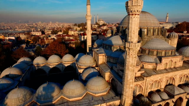 Sehzade-Moschee-aus-dem-Himmel-in-Istanbul,-Türkei.