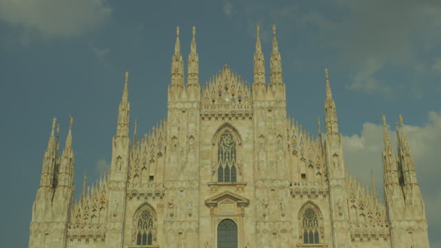 Piazza-Del-Duomo-Cathedral