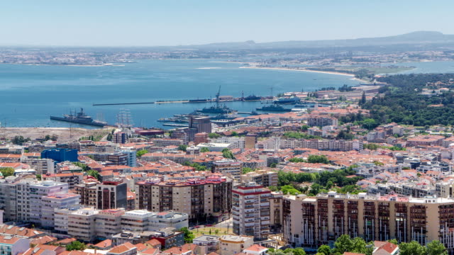 Lisboa-sobre-el-río-Tajo-Banco-central-Portugal,-timelapse