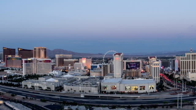 Las-Vegas-Skyline-in-der-Dämmerung-Zeitraffer