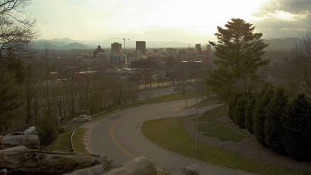 Sunset-Time-lapse-of-Asheville,-NC