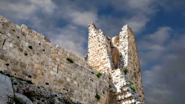 El-castillo-ayyubid-de-Ajloun-en-el-norte-de-Jordania,-construido-en-el-siglo-XII,-Oriente-Medio