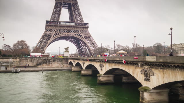 Francia-día-luz-eiffel-torre-Sena-río-puente-lado-panorama-4-tiempo-k-caer-París