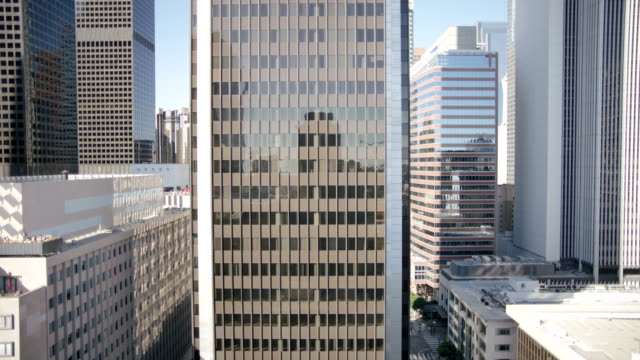 High-rise-glass-office-building-downtown-Los-Angeles.-4K