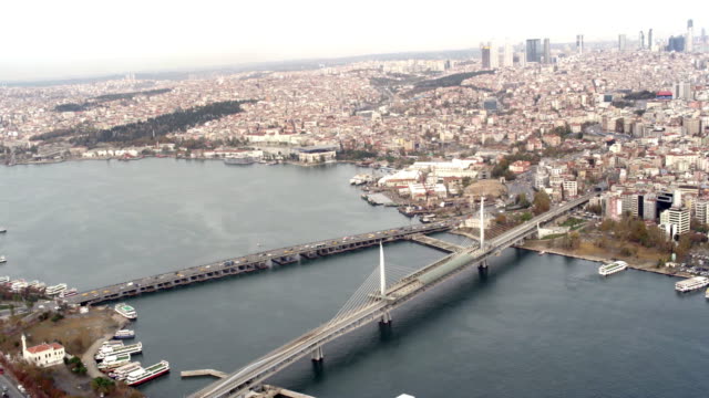 Vista-aérea-del-puente-de-Gálata-en-Estambul,-Turquía.