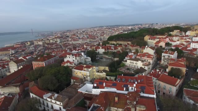 Luftaufnahme-von-Alfama,-Lissabon,-Portugal