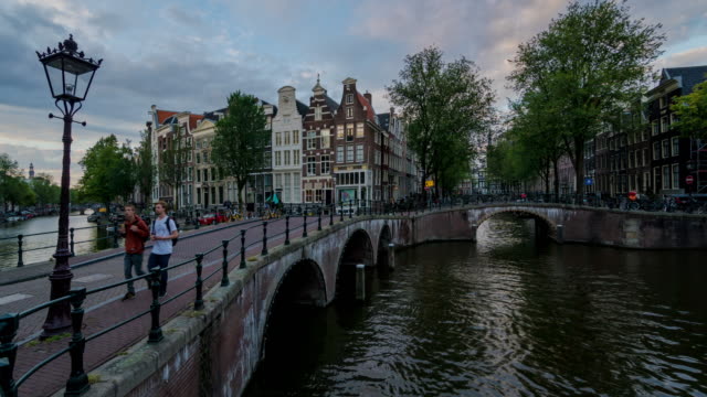 4K-Time-Lapse-on-Evening-Amsterdam-City
