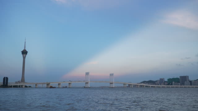 Sonnenuntergang-Himmel-magische-Zhuhai-Stadt-Macau-Bridge-und-den-Tower-Bay-Panorama-4k-china