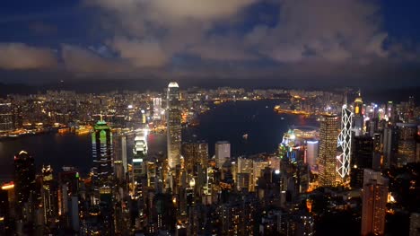 Nachtzeit-schwenken-rechts-Clip-des-Peak-in-Hong-kong
