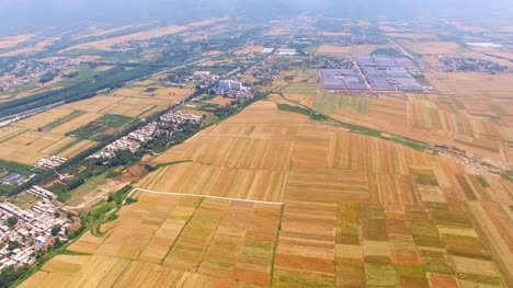 Luftaufnahme-von-Weizen-Feld-und-Dorf,-Xi-\'-an,-China.