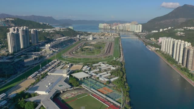 Vista-aérea-del-distrito-de-Shatin-en-Hong-Kong-en-tiempo-del-día.