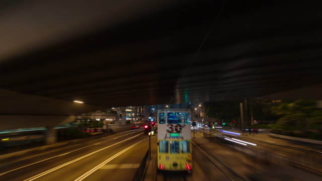 Nacht-Licht-Straßenbahn-Road-trip-4-k-Zeitraffer-von-Hong-Kong-city