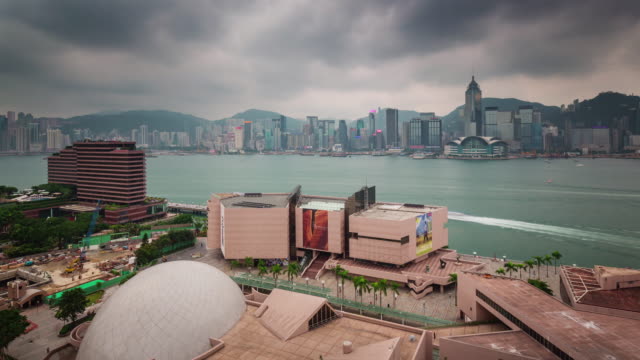 China-Hong-Kong-Tag-Sturm-Himmel-Stadt-Golf-Panorama-4k-Zeitraffer