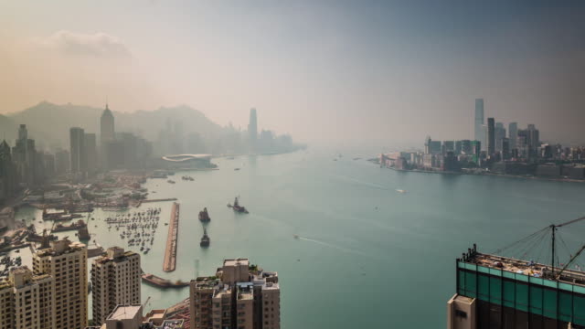 China-Sonne-Nebel-Hong-Kong-Tag-Fluss-Bucht-Port-Panorama-4k-Zeitraffer