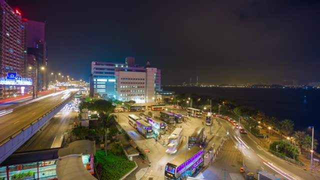 China-Nacht-Beleuchtung-Hong-Kong-City-Bus-Station-auf-dem-Dach-Panorama-4k-Zeitraffer