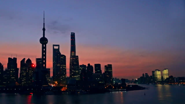Shanghai-Pudong-bei-Sonnenaufgang-in-Shanghai,-China.
