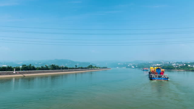 Lapso-de-tiempo-en-el-barco-del-río-de-Yangtze-en-China