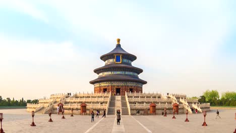 Time-lapse-of-tourist-at-the-Hall-of-Prayer-for-Good-Harvest,-Beijing-Temple-of-Heaven-in-China