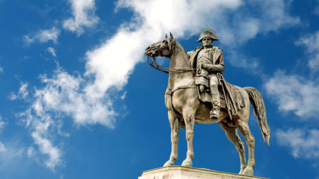 Pferd-Statue-von-Napoleon-in-Montereau-Fault-Yonne,-Frankreich