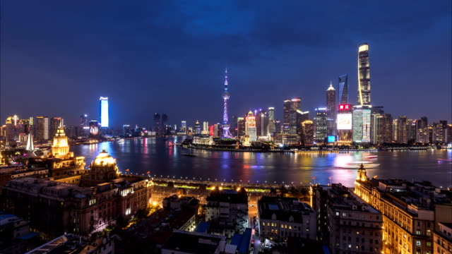Day-to-night-time-lapse-of-Shanghai-skyline-and-cityscape