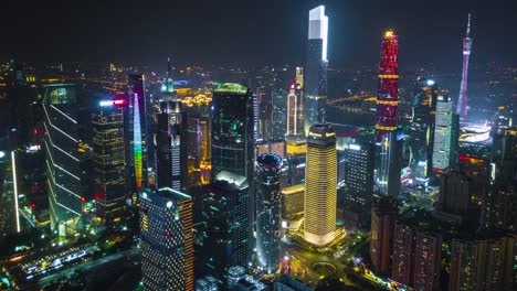 China-beleuchtet-Nachtzeit-Guangzhou-Stadt-Innenstadt-von-berühmten-Gebäuden-aerial-Panorama-4k-Zeitraffer