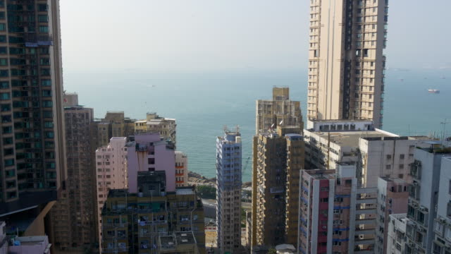 sonnigen-Tag-Hong-Kong-Verkehr-Hafen-Bucht-auf-dem-Dach-Panorama-4k