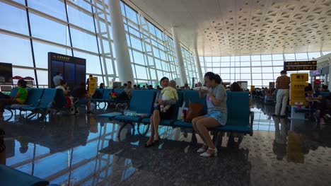 Tag-Zeit-Wuhan-Flughafen-überfüllt-Tor-Zone-Panorama-4k-Zeitraffer-china