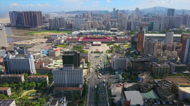 sonnigen-Tag-Zhuhai-Stadtbild-Gongbei-Zollhafen-aerial-Panorama-4k-china