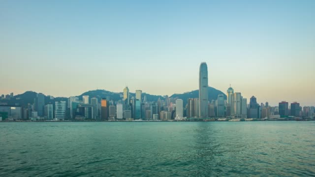 Vídeo-de-lapso-de-tiempo-del-skyline-de-Hong-Kong-con-Victoria-Harbour-en-Hong-Kong-ciudad-Timelapse