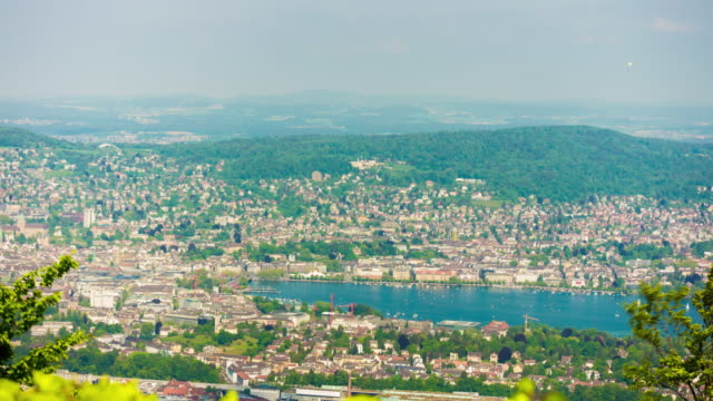 Schweiz-Zürich-See-berühmte-Uetliberg-Top-Aussichtspunkt-Stadtbild-Panorama-4k-Zeitraffer