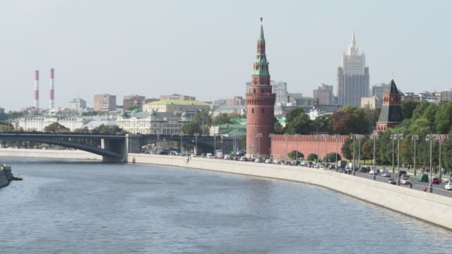 Christ-Erlöser-Kathedrale-und-der-Kreml-in-Moskau