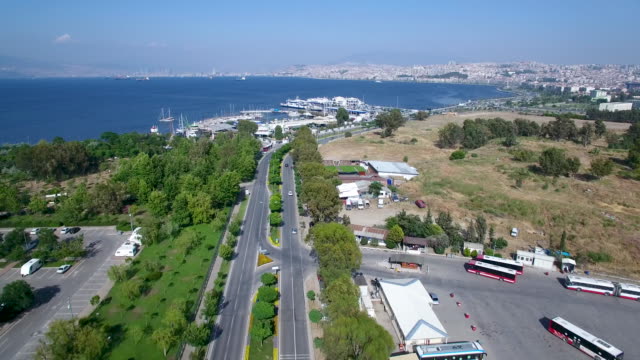 Izmir-Ansicht,-Verkehr-Luftaufnahme,-Drohne,-Izmir-korfezi
