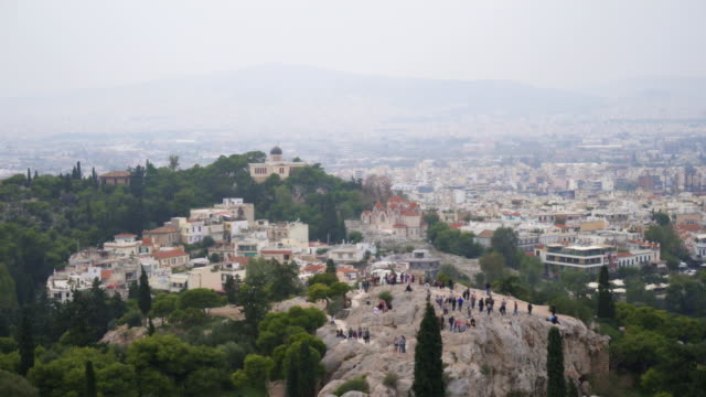 Vista-aérea-de-la-colina-del-Areópago-y-el-Observatorio-Nacional-de-Atenas.