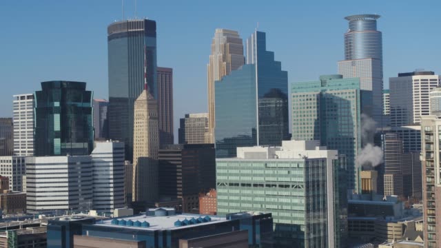 Minneapolis---Aerial-Stadtbild