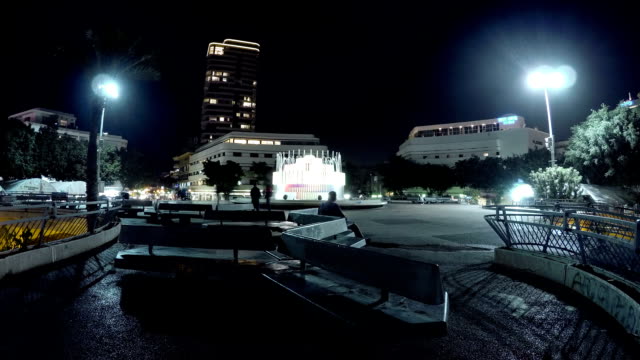 Tel-Aviv-Dizingoff-fountain-square,-night-time-lapse