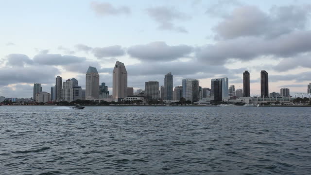 Clouds-reflect-light-from-San-Diego-Skyline